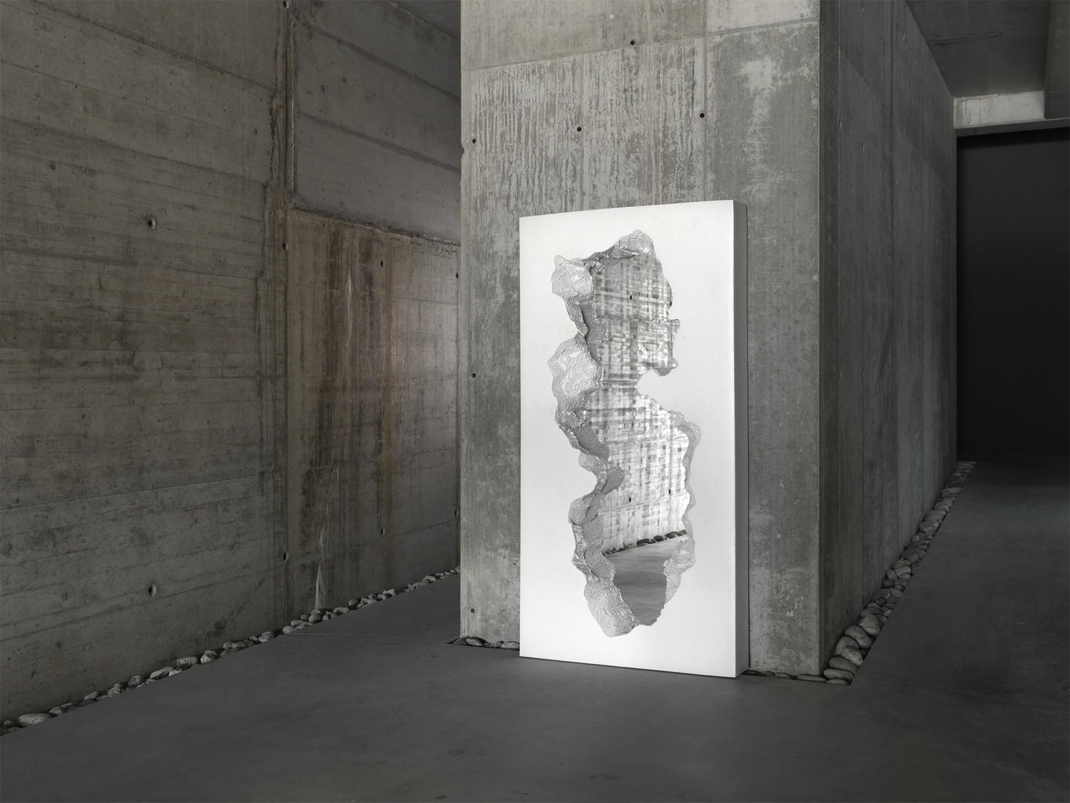 Broken Mirror, White, Limited Edition – Avant Home